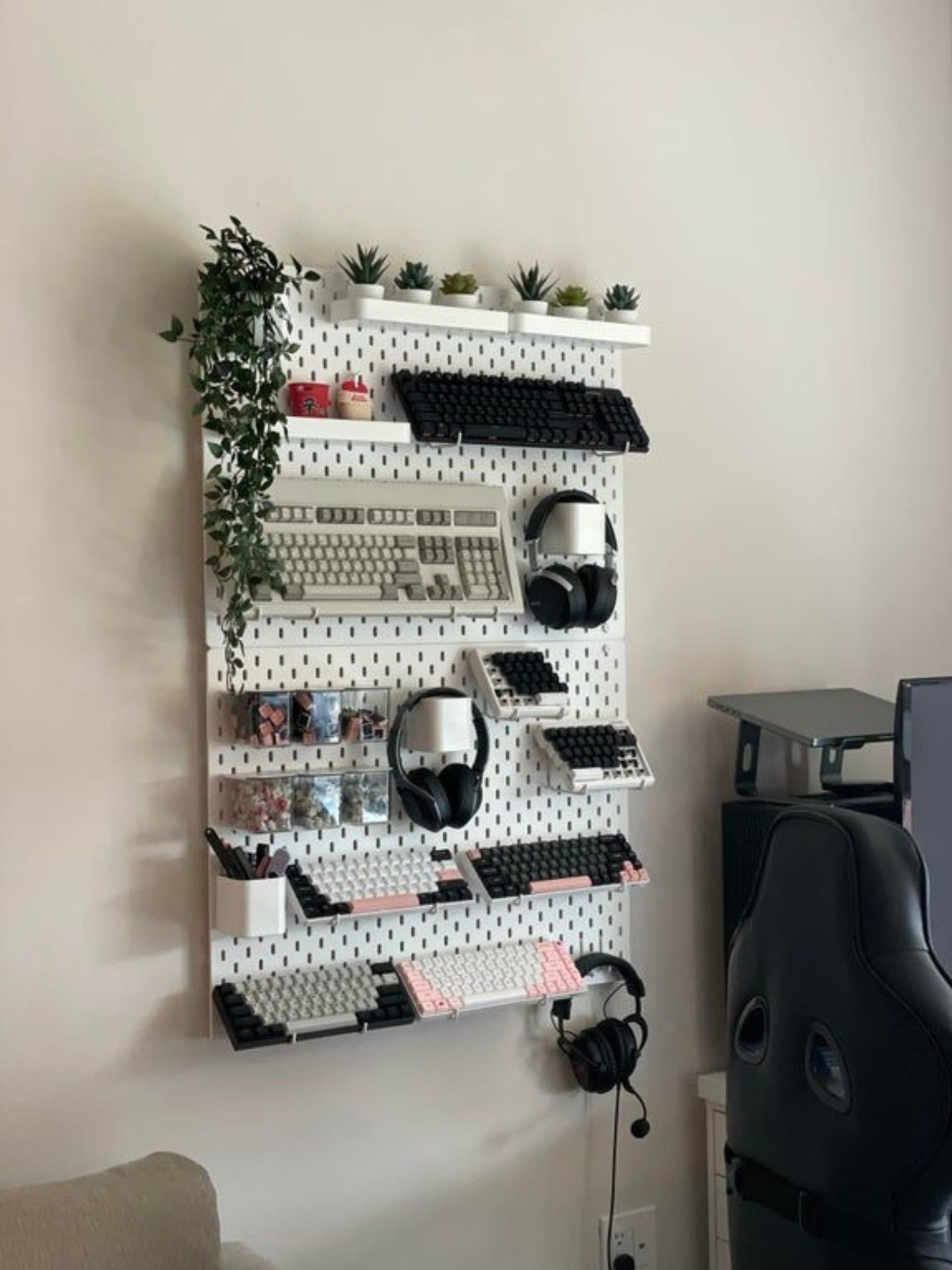WorkStation Supreme – 22×22 Combo PegBoard
